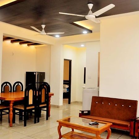 Baithul Kareem Apartment Kochi Luaran gambar