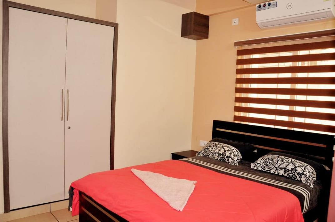 Baithul Kareem Apartment Kochi Luaran gambar